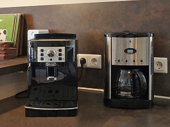 Kaffeevollautomat und Kaffeemaschine
